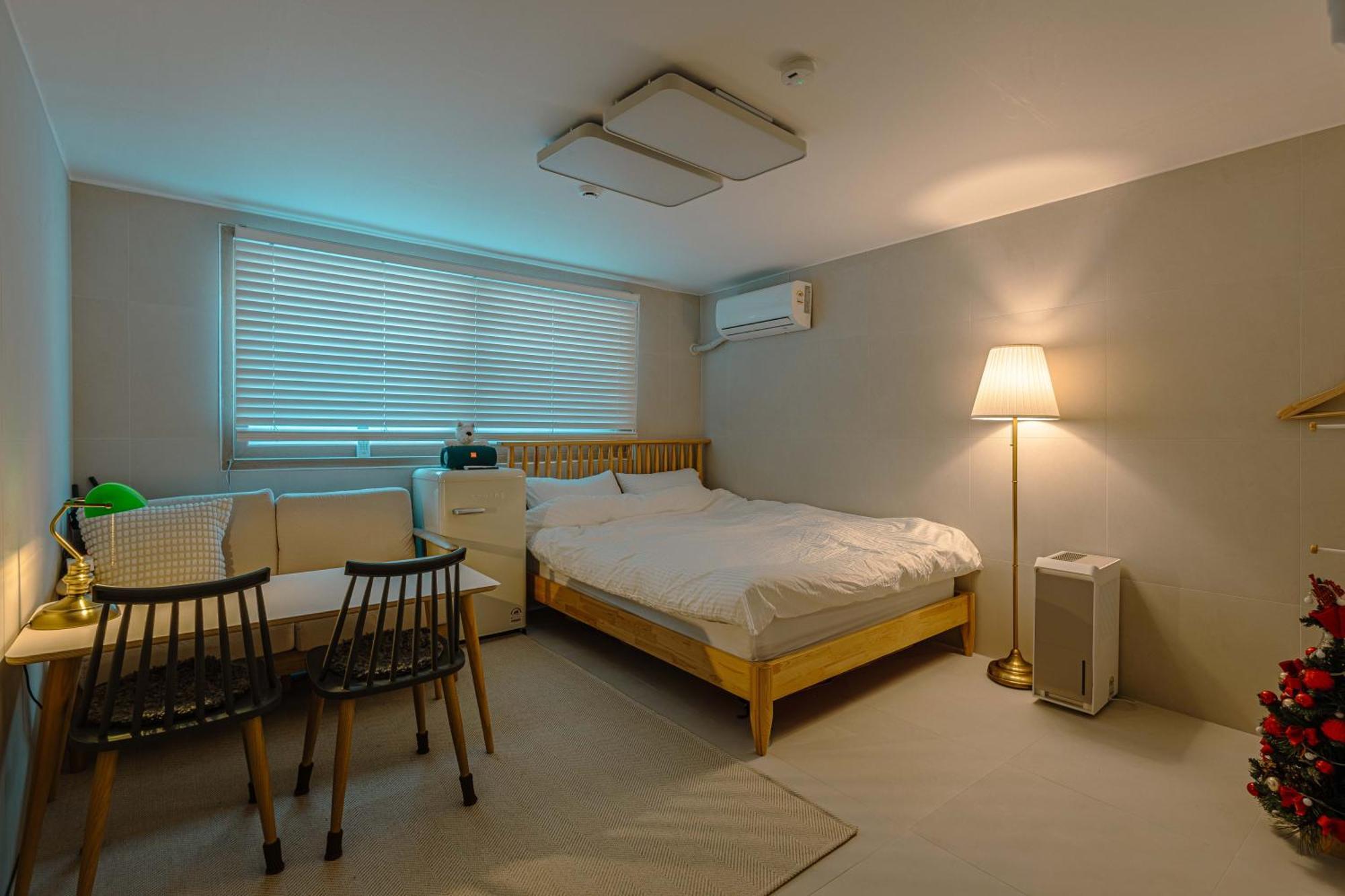 Marie'S House 102 Hongdae Hotel Seoul Exterior photo