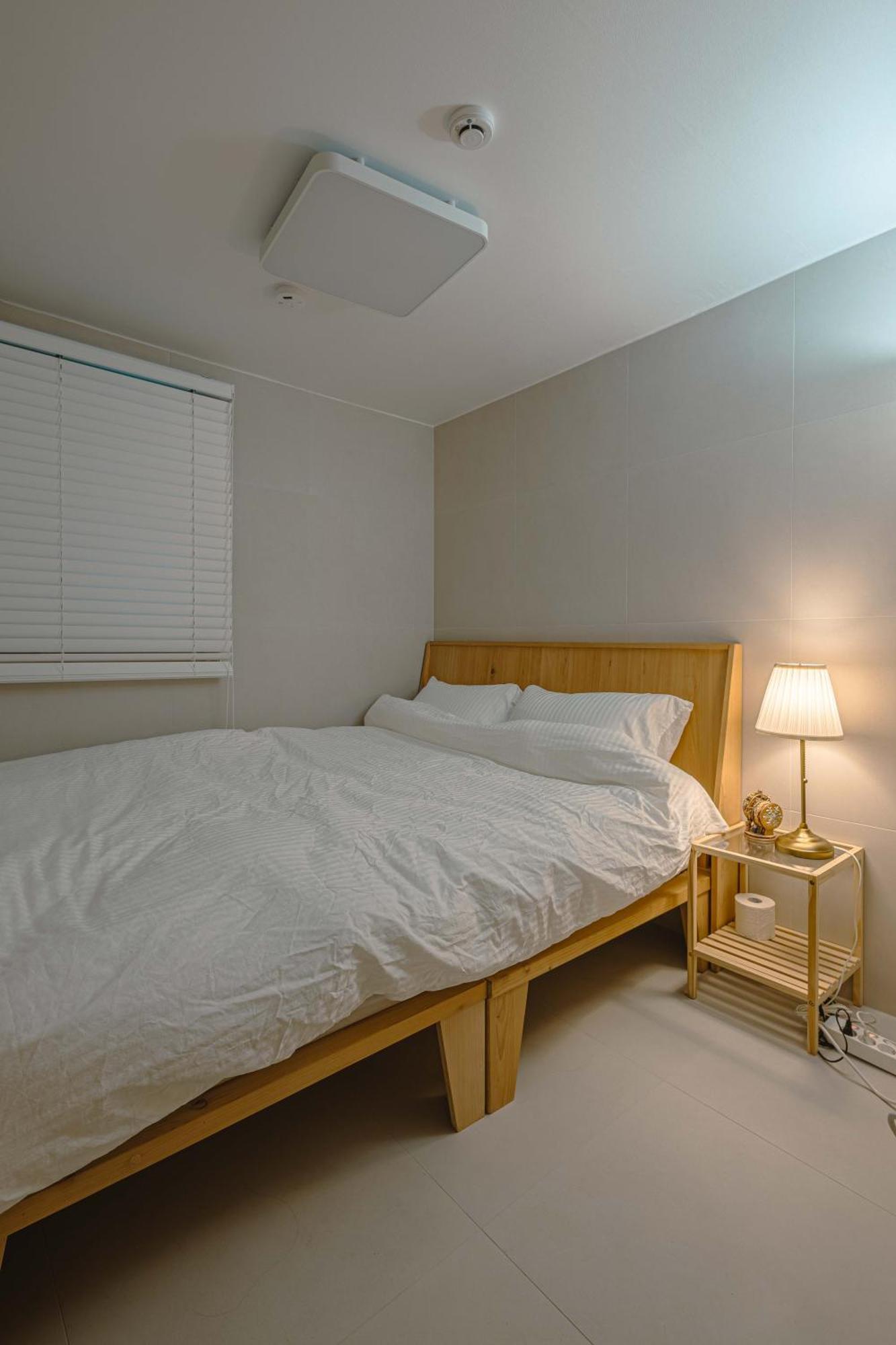 Marie'S House 102 Hongdae Hotel Seoul Exterior photo