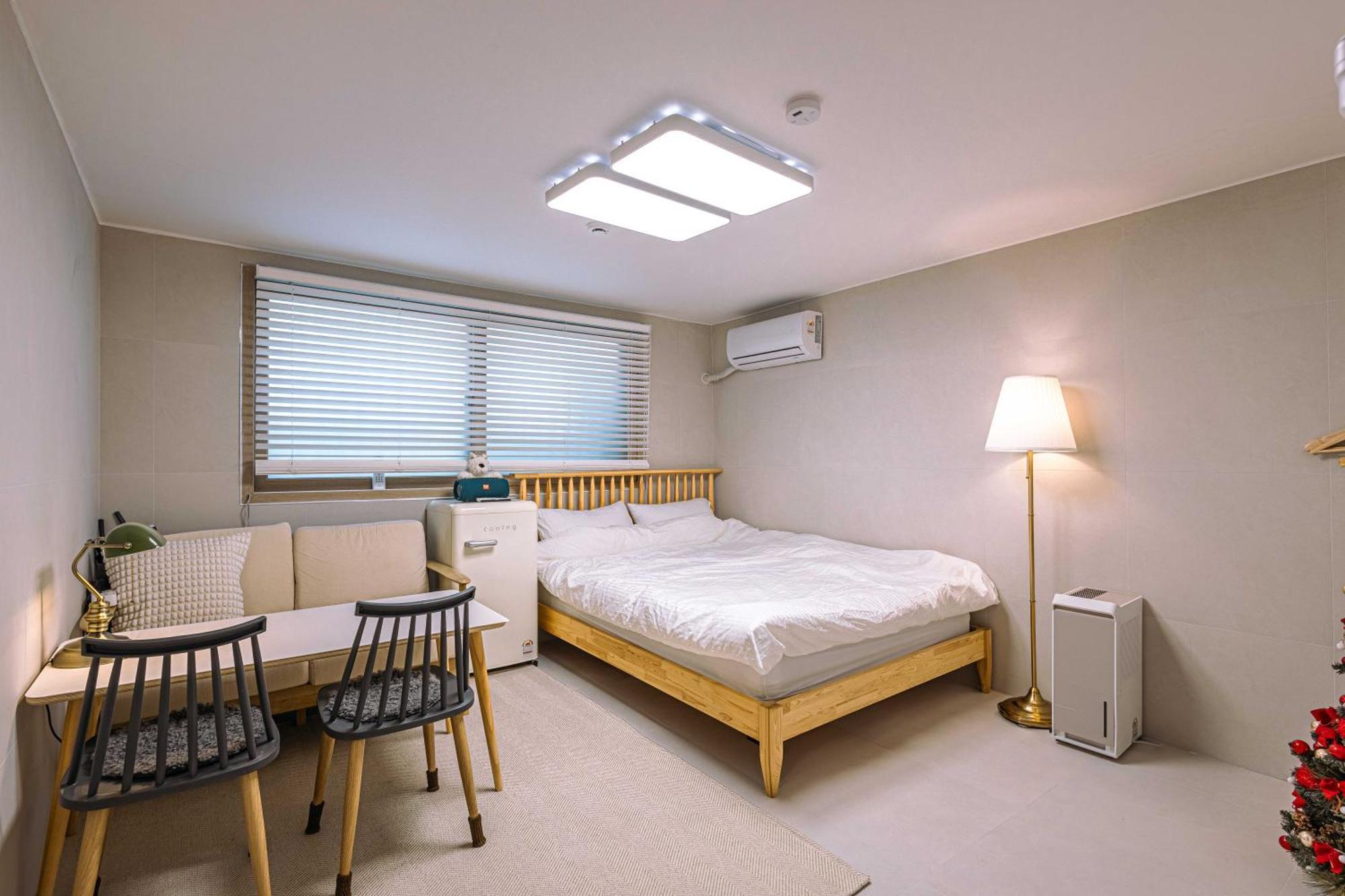 Marie'S House 102 Hongdae Hotel Seoul Exterior photo