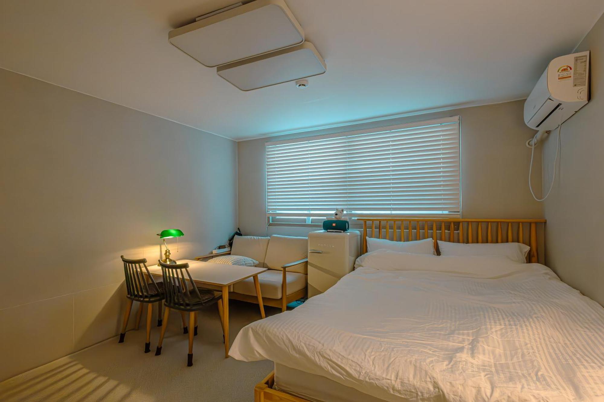 Marie'S House 102 Hongdae Hotel Seoul Exterior photo