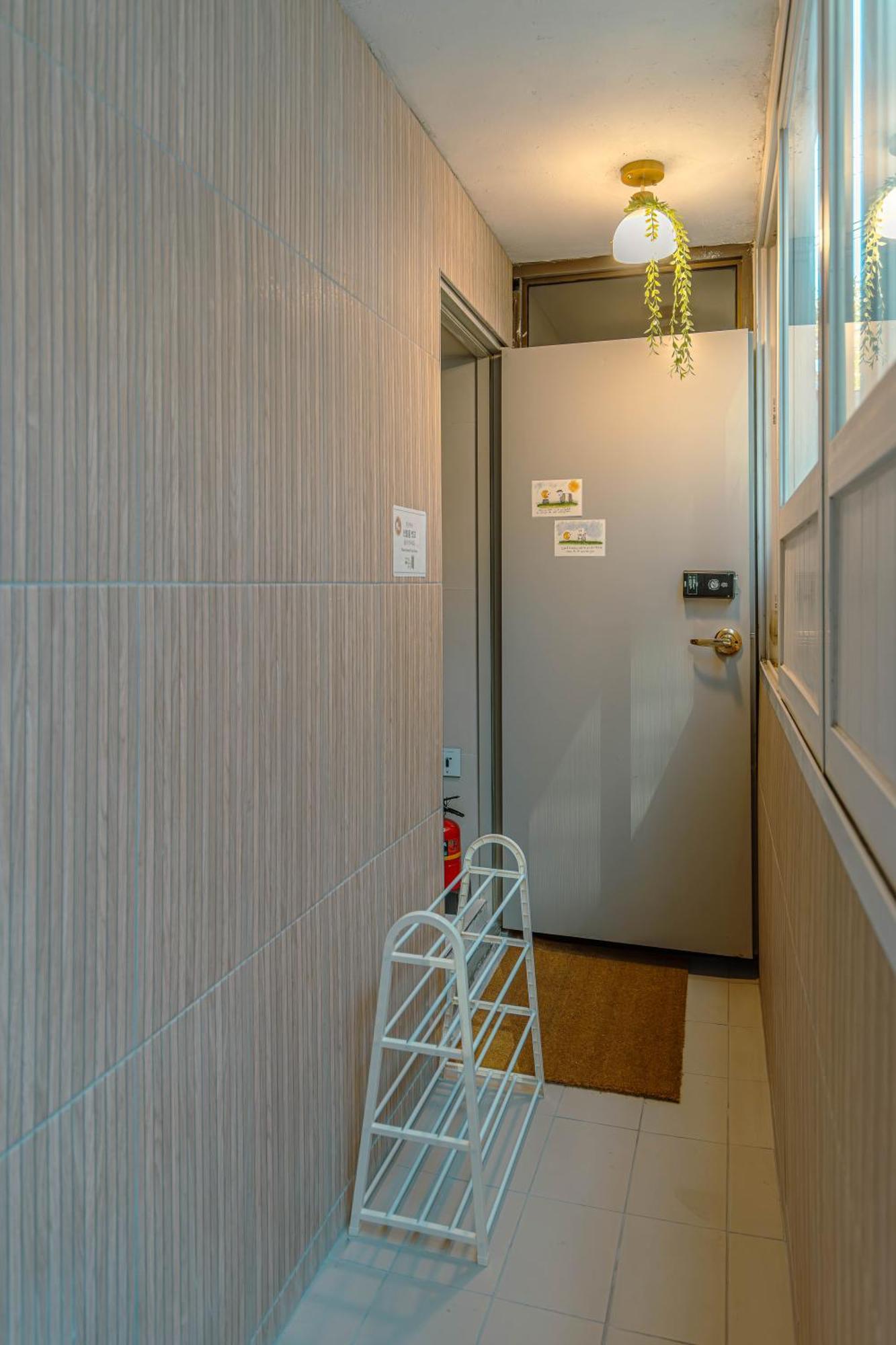 Marie'S House 102 Hongdae Hotel Seoul Exterior photo